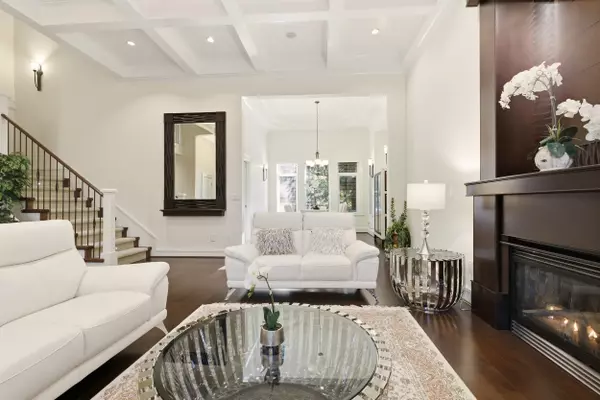 North Vancouver, BC V7R 2K3,1017 Canyon BLVD