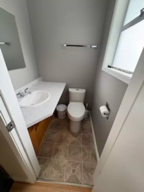 White Rock, BC V4B 2L9,15568 Thrift