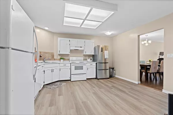 Abbotsford, BC V2S 6Y2,33030 George Ferguson WAY #114