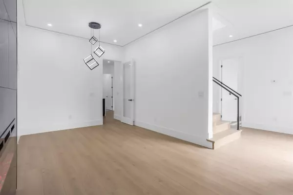 Surrey, BC V3S 3C9,14775 68a AVE