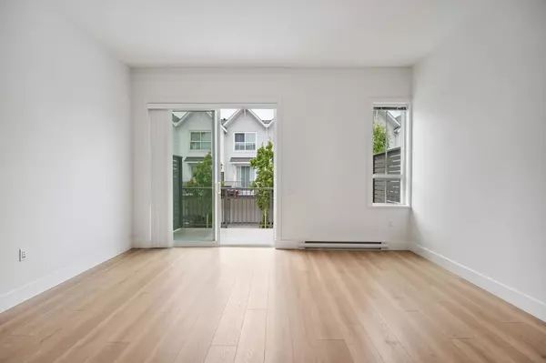 Tsawwassen, BC V4M 0C2,4638 Orca WAY #68