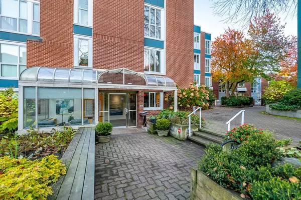 Vancouver, BC V6J 4X9,1551 Mariner WALK #204