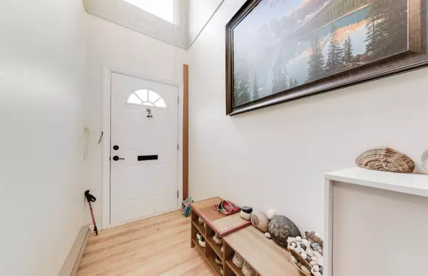 Surrey, BC V3R 9M4,14850 100 AVE #20