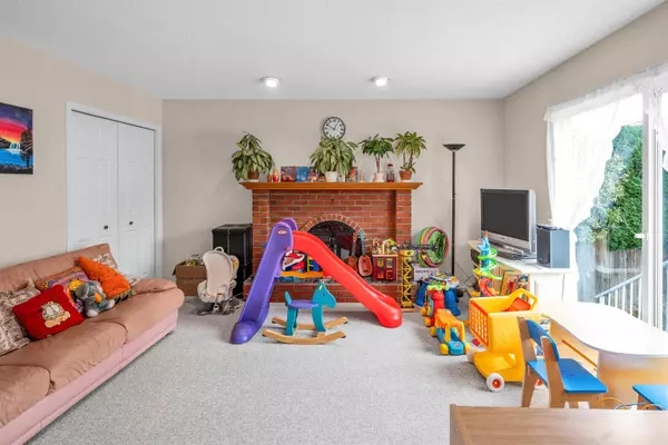 Vancouver, BC V6S 1W9,3863 W 30th AVE