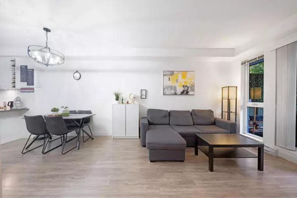 Surrey, BC V3T 4E6,13925 Fraser HWY #207