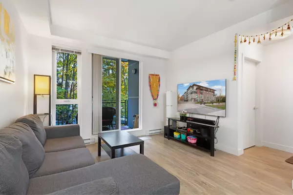 Surrey, BC V3T 4E6,13925 Fraser HWY #207