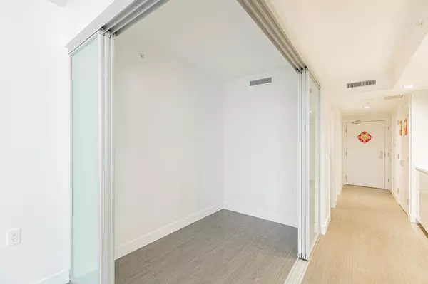 8133 Cook RD #826 Richmond, BC V6Y 0L7