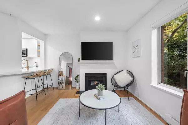 Vancouver, BC V5Z 1N9,628 W 13th AVE #103