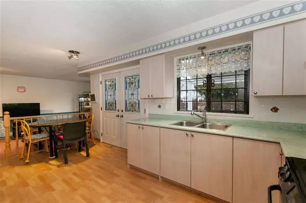 Port Coquitlam, BC V3B 1R1,2147 Grant AVE