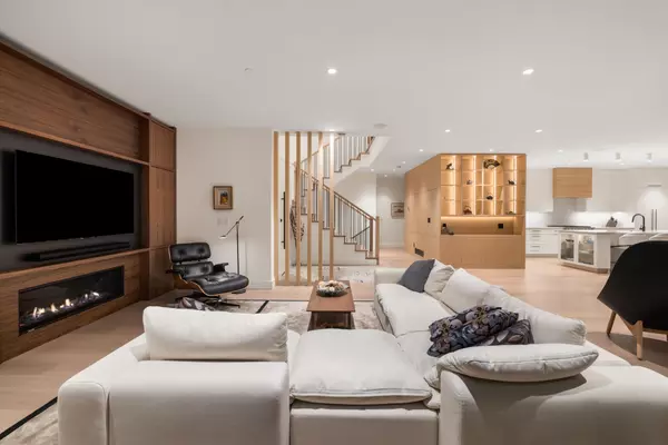 West Vancouver, BC V7W 1K2,4841 The Dale