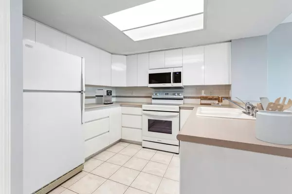 Vancouver, BC V6A 4H2,1088 Quebec ST #508