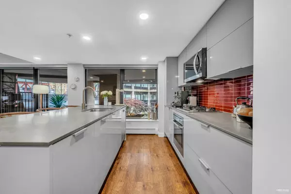 Vancouver, BC V6B 0E6,128 W Cordova ST #605