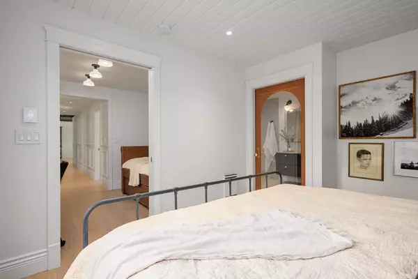 580 Ioco RD Port Moody, BC V3H 2W2