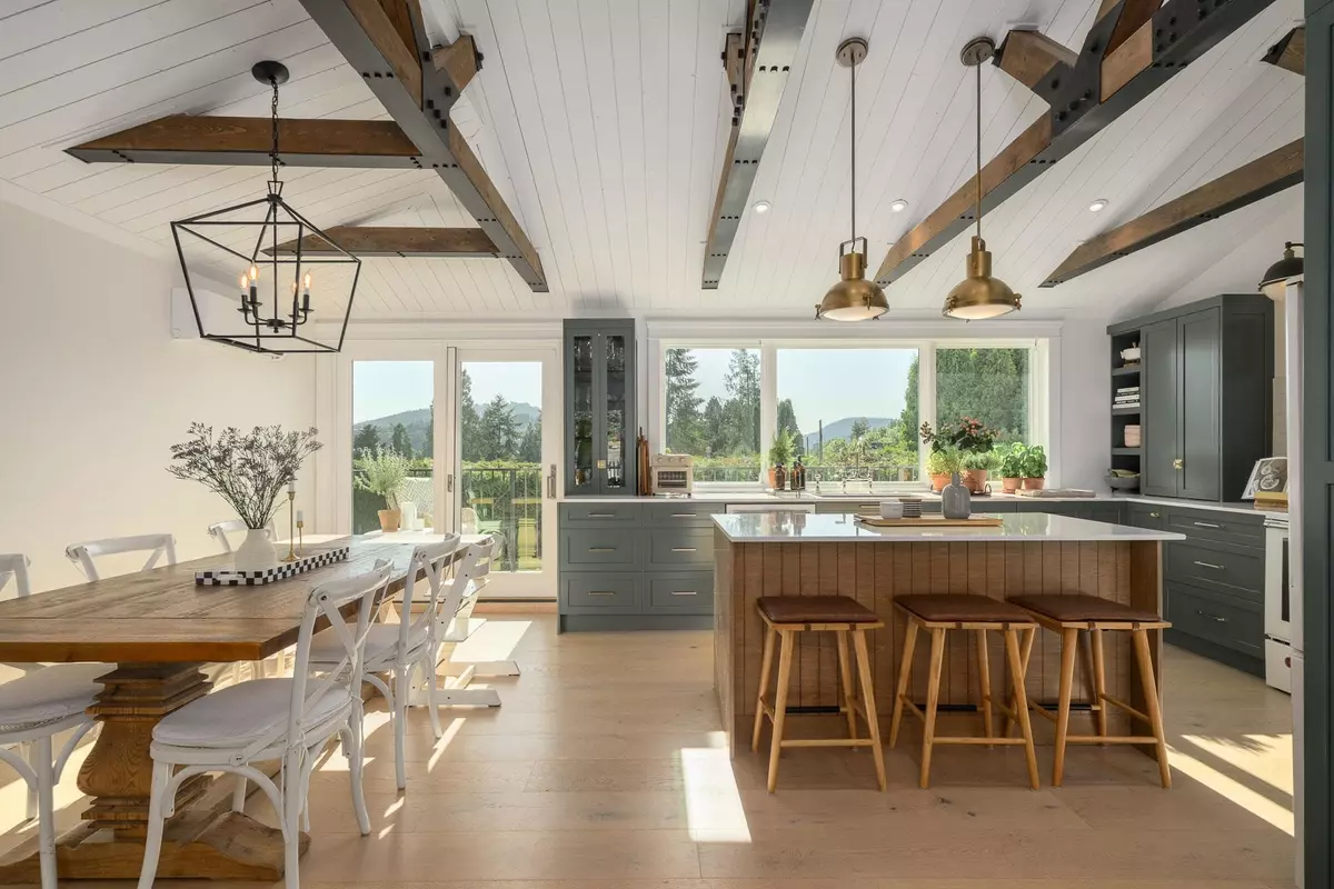 Port Moody, BC V3H 2W2,580 Ioco RD