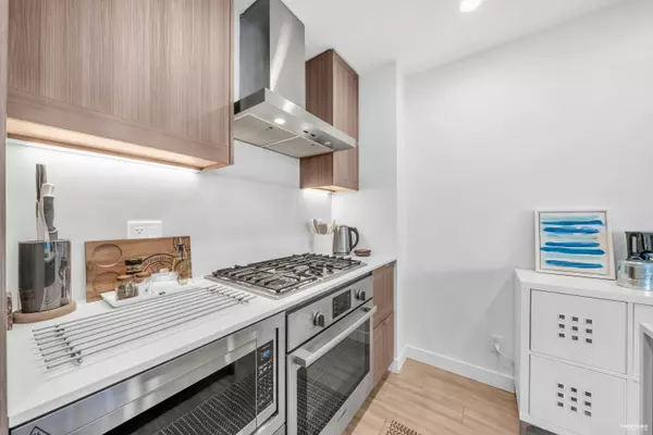 2311 Beta AVE #505 Burnaby, BC V5C 0M1