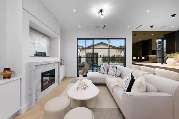 Vancouver, BC V5W 1E6,240 E 37th AVE #2