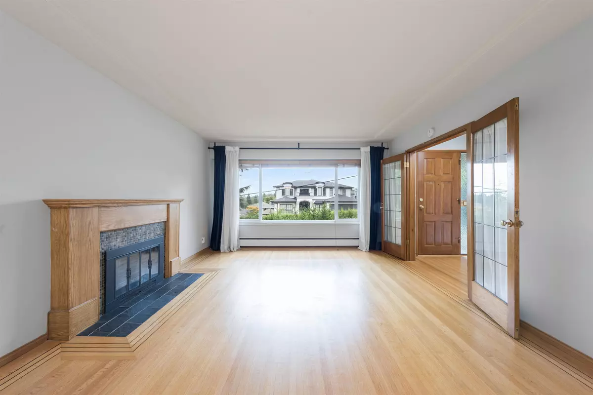 Burnaby, BC V5J 3W7,7988 Edson AVE