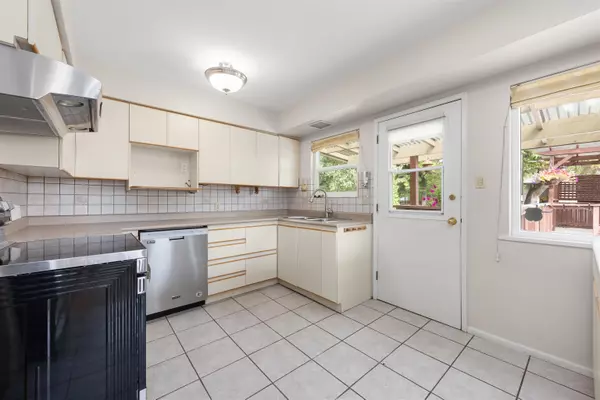 7988 Edson AVE Burnaby, BC V5J 3W7