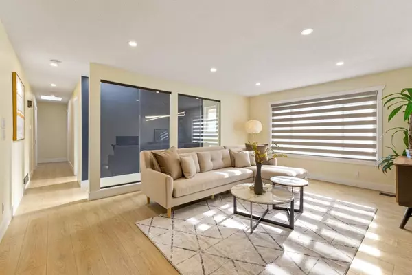 North Vancouver, BC V7H 1L5,2518 Swinburne AVE