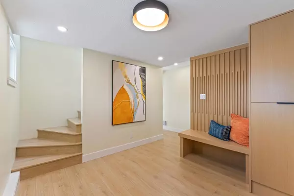 North Vancouver, BC V7H 1L5,2518 Swinburne AVE