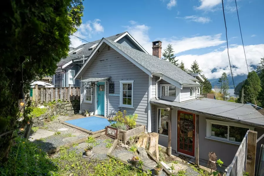 987 Dorman RD, Bowen Island, BC V0N 1G1