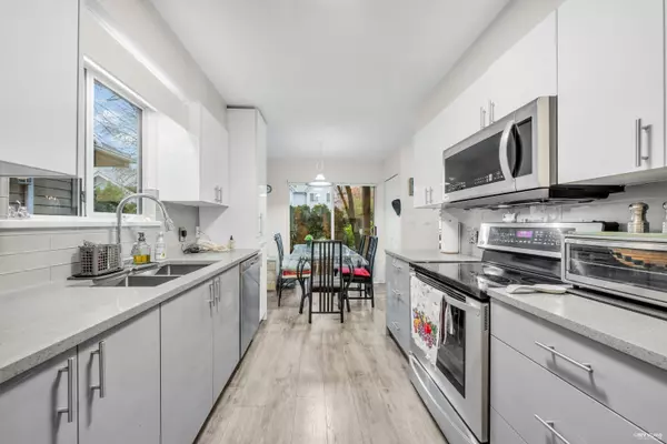 815 Tobruck AVE #8 North Vancouver, BC V7P 1V9