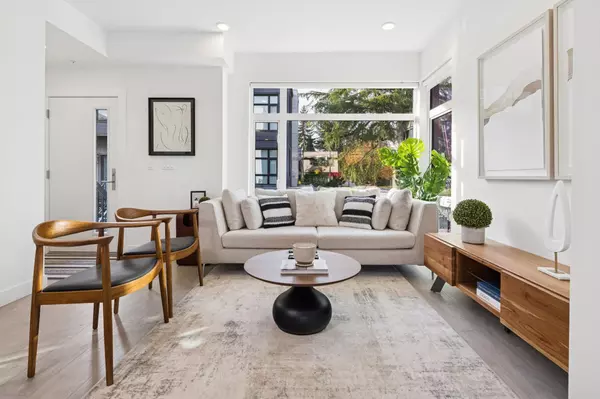 Vancouver, BC V6M 0E3,1008 W 47th AVE #211