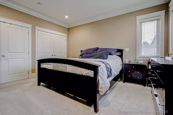 Richmond, BC V6Y 2M7,8860 Cooper RD