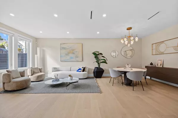 Burnaby, BC V5H 1J7,5115 Buxton ST #2