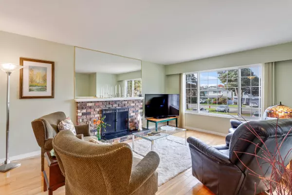 Richmond, BC V7E 4L3,11300 Galleon CT