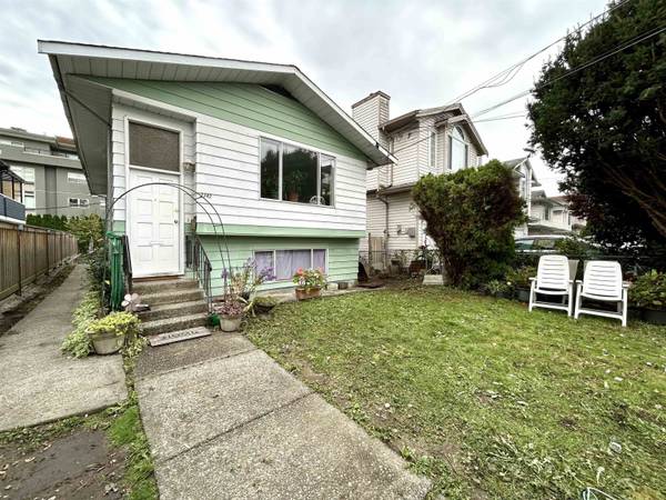 2342 Kelly AVE, Port Coquitlam, BC V3C 1Y2