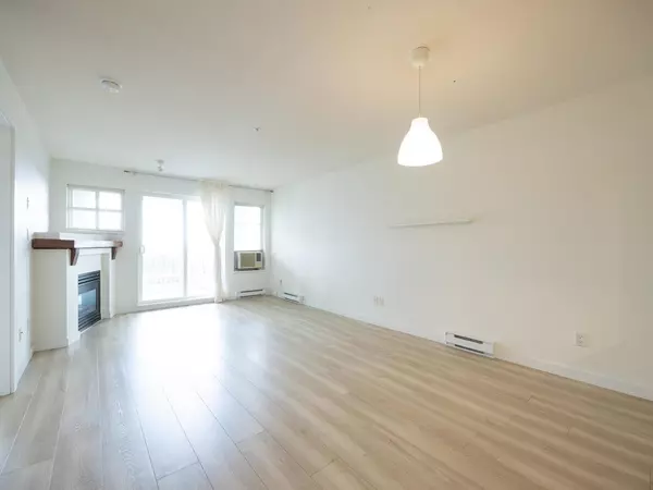 Coquitlam, BC V3E 3J6,1420 Parkway BLVD #208