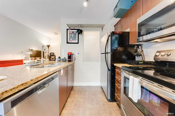 3250 St Johns ST #403 Port Moody, BC V3H 0B1