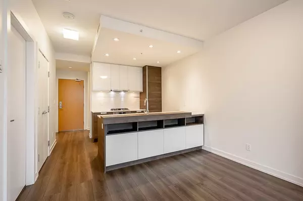 4688 Kingsway #2802 Burnaby, BC V5H 0E9