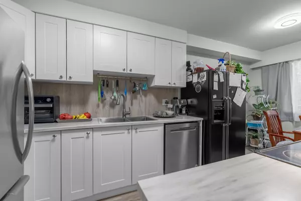 New Westminster, BC V3M 4G4,515 Eleventh ST #101