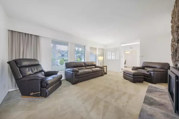 Tsawwassen, BC V4M 3P5,5083 2nd AVE