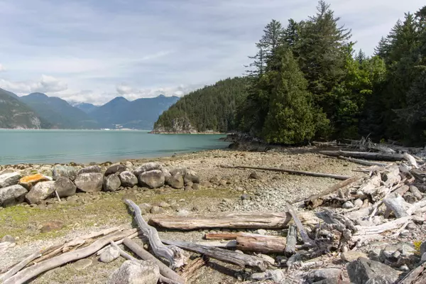 West Vancouver, BC V0N 3Z1,7 Beach DR