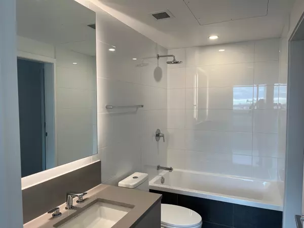 North Vancouver, BC V7P 3B3,1632 Lions Gate LN #1102