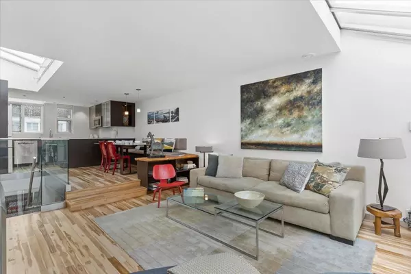 Vancouver, BC V5Z 1C1,834 W 7th AVE