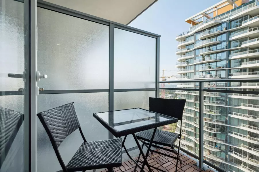 13308 Central AVE #1813, Surrey, BC V3T 0M4