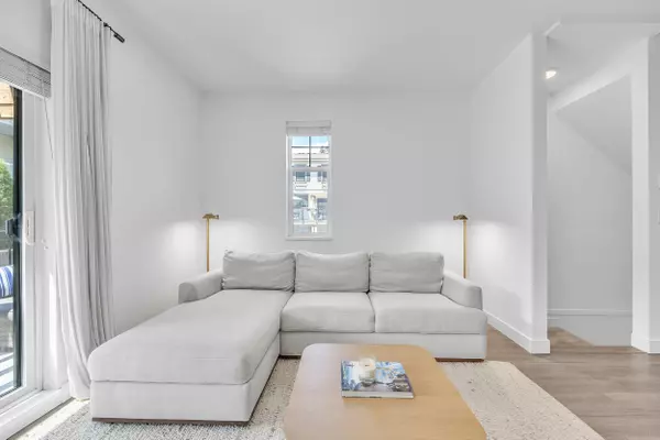 Port Coquitlam, BC V3C 0E8,1818 Harbour ST #11