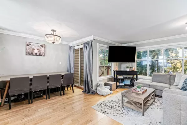 Port Coquitlam, BC V3C 6B3,2450 Hawthorne AVE #53