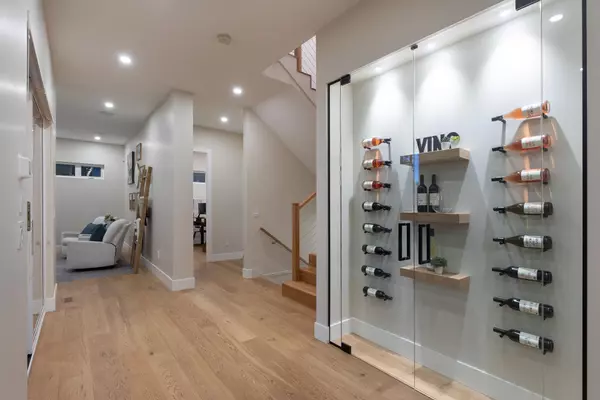 1510 Crystal Creek DR Anmore, BC V3H 0A3