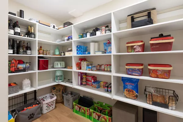 1510 Crystal Creek DR Anmore, BC V3H 0A3