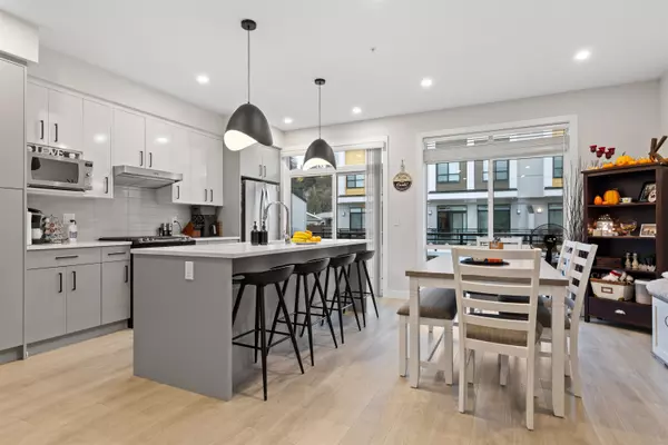 Chilliwack, BC V2R 6B3,46150 Thomas RD #211