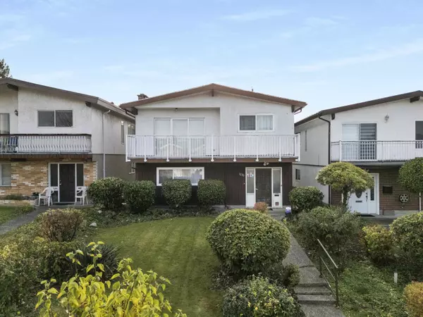 3220 E 19th AVE, Vancouver, BC V5M 2T3