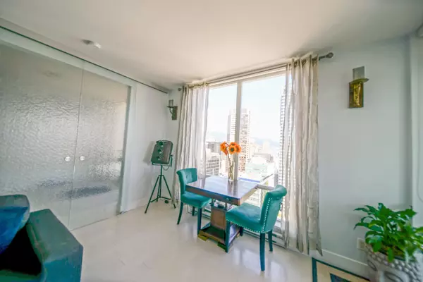 Vancouver, BC V6B 0H2,535 Smithe ST #2802