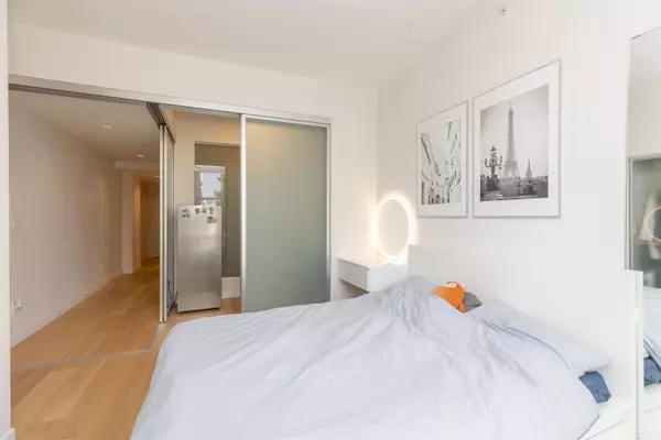 13438 Central AVE #108 Surrey, BC V3T 0N2