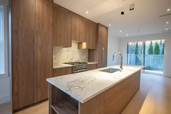 1125 Cartier AVE #3, Coquitlam, BC V3K 2C1