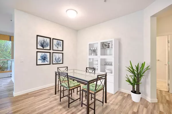 Port Moody, BC V3H 5K4,801 Klahanie DR #119